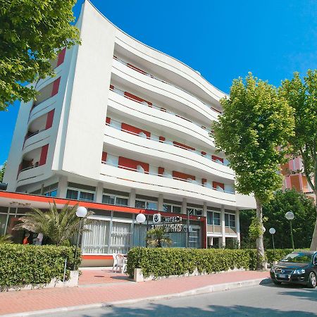 Hotel Caravelle Чезенатико Экстерьер фото