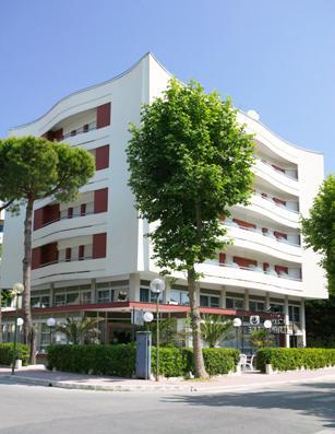 Hotel Caravelle Чезенатико Экстерьер фото